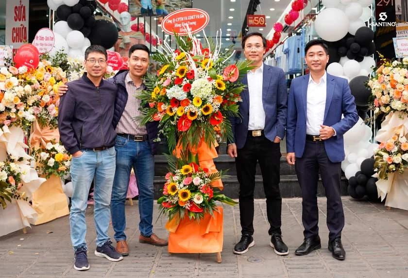 Không khí mua sắm sôi động tại lễ khai trương showroom Santino 291 Bạch Mai - Hà Nội