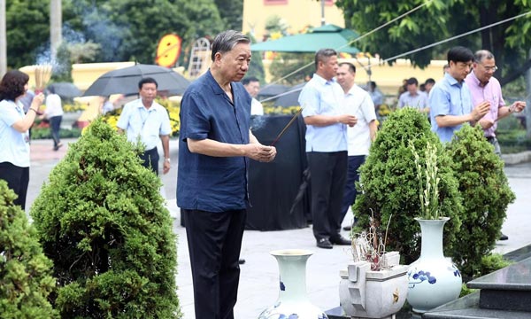 quốc tang ngày nào