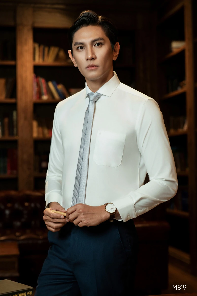 Áo sơ mi dài tay cổ spread Santino màu trắng ngà | M819
