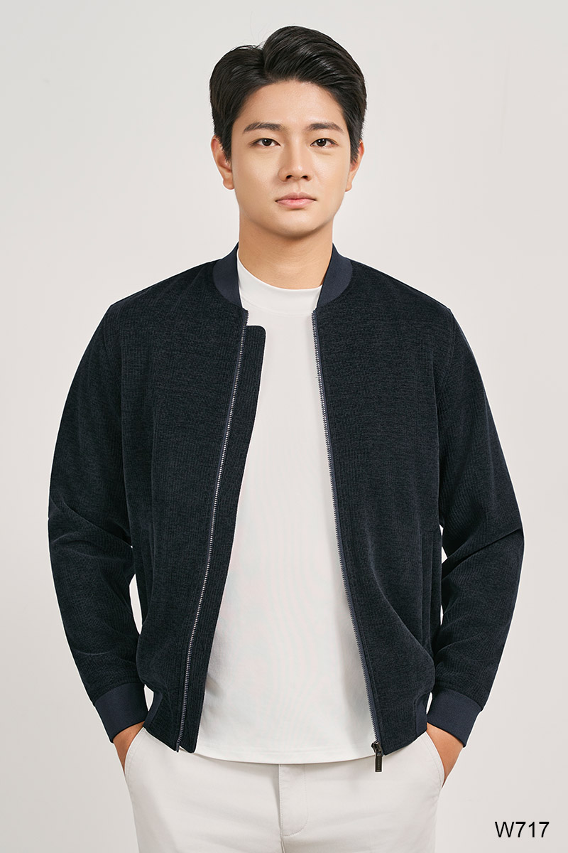 Áo jacket regular fit cổ bomer màu navy | W717